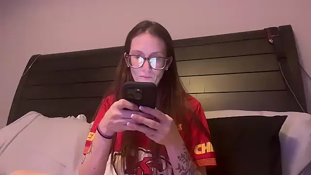 Snapshot of yourstrulylivy69 chatting on January 19, 1:10 am yourstrulylivy69 online show from January 19, 1:10 am