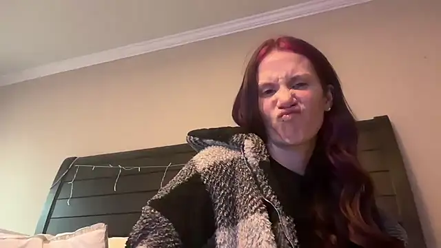 Snapshot of yourstrulylivy69 chatting on March 4, 7:54 pm yourstrulylivy69 online show from March 4, 7:54 pm