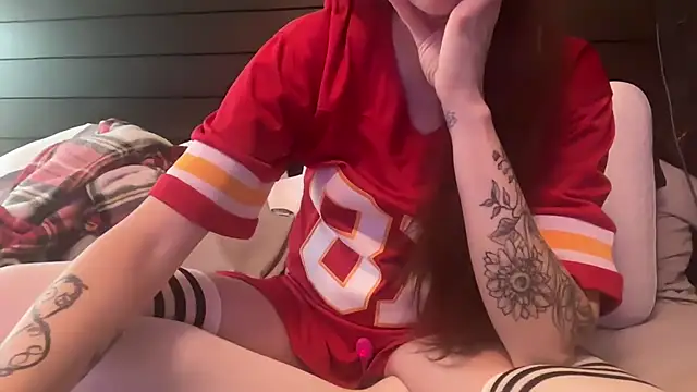 Snapshot of yourstrulylivy69 chatting on February 3, 3:06 pm yourstrulylivy69 online show from February 3, 3:06 pm