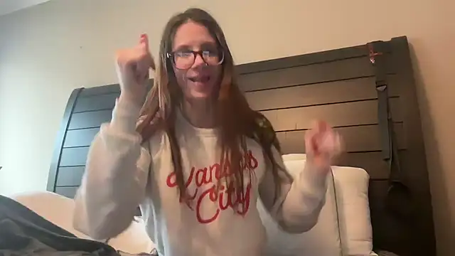 Snapshot of yourstrulylivy69 chatting on February 18, 7:09 pm yourstrulylivy69 online show from February 18, 7:09 pm