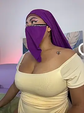 Snapshot of jazmin_anbar chatting on June 8, 1:28 am jazmin anbar online show from June 8, 1:28 am