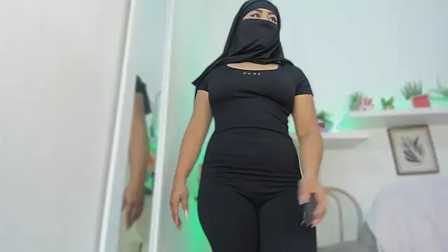 Snapshot of jazmin_anbar chatting on November 19, 12:05 pm jazmin anbar online show from November 19, 12:05 pm