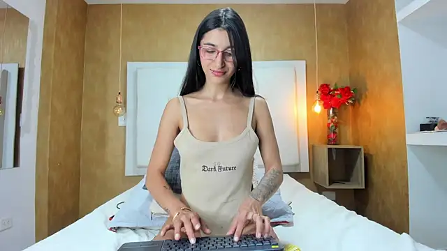 Milaspetite online show from February 7, 9:12 pm