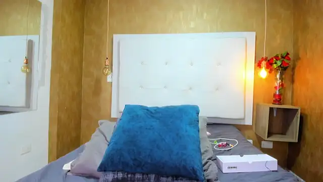 Milaspetite online show from April 11, 9:18 pm