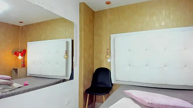 Milaspetite online show from November 28, 10:21 pm