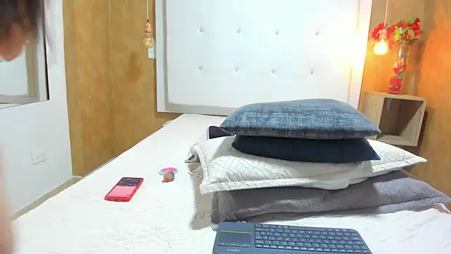 Milaspetite online show from March 23, 8:19 pm