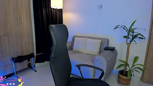 Snapshot of catleya_0 chatting on October 4, 12:56 am catleya 0 online show from October 4, 12:56 am