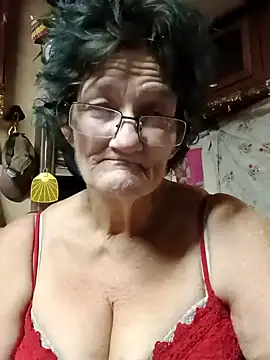 Snapshot of SlickedDryr chatting on December 16, 9:57 am SlickedDryr online show from December 16, 9:57 am