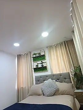 sasi luna online show from April 8, 1:01 pm