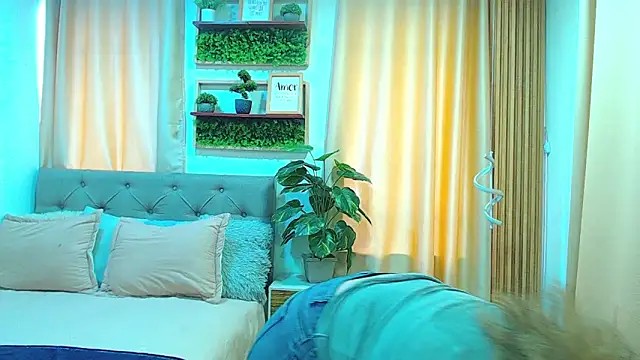 sasi luna online show from June 6, 1:38 pm