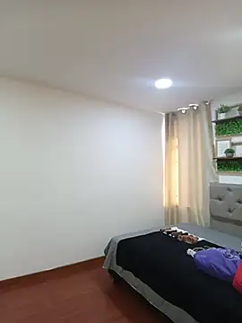 sasi luna online show from April 18, 1:24 pm