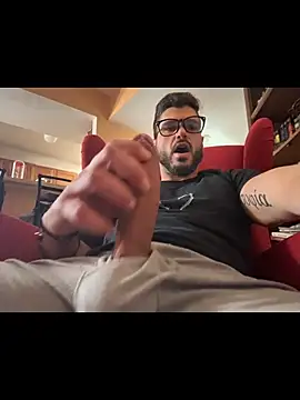 Snapshot of Strokeking4u chatting on January 13, 6:12 pm Strokeking4u online show from January 13, 6:12 pm