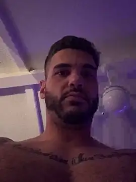 Snapshot of Strokeking4u chatting on December 23, 7:51 am Strokeking4u online show from December 23, 7:51 am