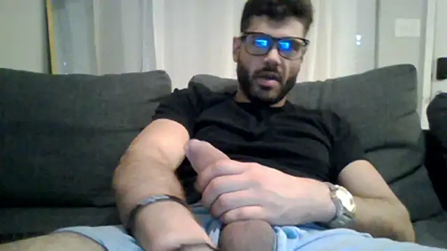 Snapshot of Strokeking4u chatting on February 10, 7:51 am Strokeking4u online show from February 10, 7:51 am