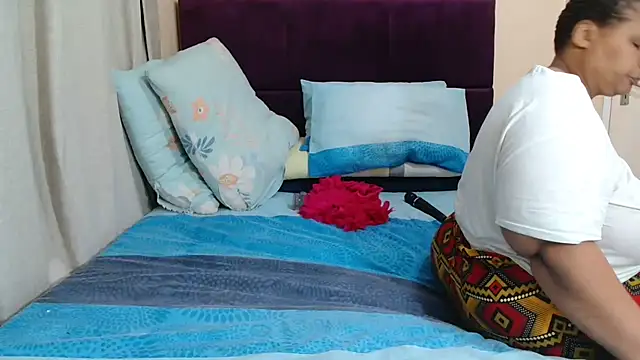 Snapshot of Bbw255 chatting on May 22, 8:56 am Bbw255 online show from May 22, 8:56 am