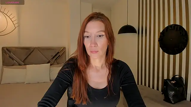 MiaFarrell  online show from April 17, 5:38 pm