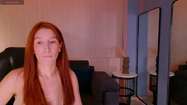 Snapshot of MiaFarrell_ chatting on June 12, 5:21 pm MiaFarrell online show from June 12, 5:21 pm