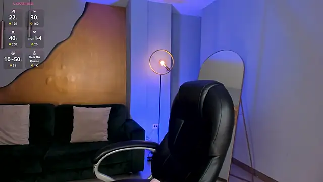 MiaFarrell  online show from October 20, 6:30 pm