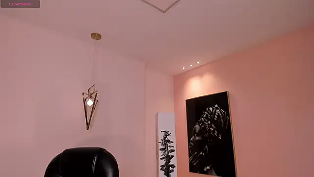 MiaFarrell  online show from November 14, 6:55 pm