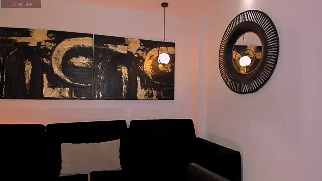 MiaFarrell  online show from April 4, 5:08 pm