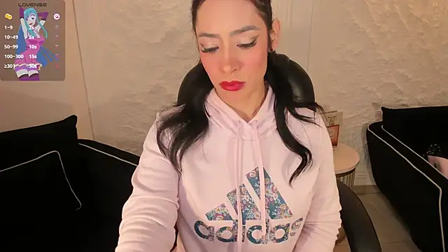 Snapshot of IsabelBornner chatting on November 17, 11:03 am IsabelBornner online show from November 17, 11:03 am