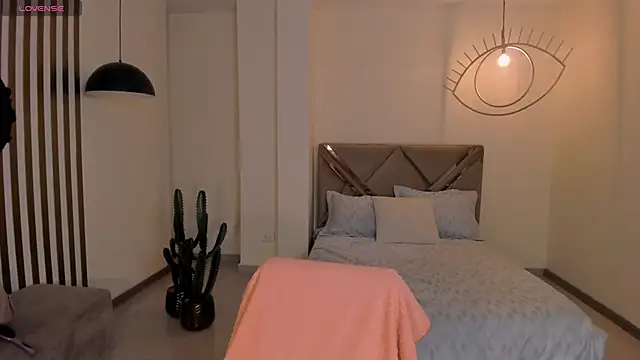 IsabelBornner online show from March 8, 5:05 pm