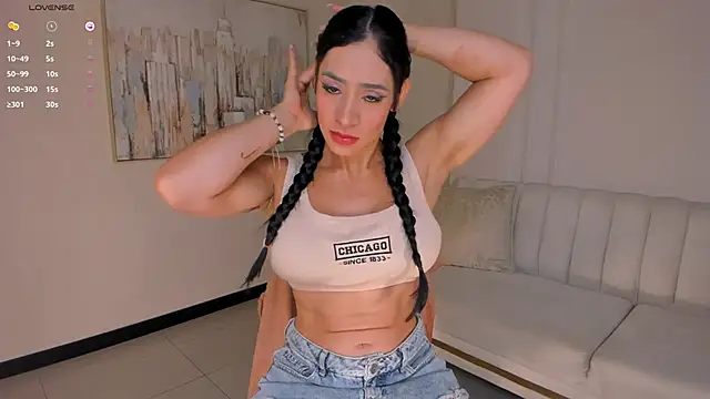 IsabelBornner online show from April 14, 6:35 pm