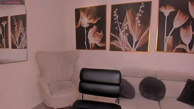 BellaCarteer  online show from March 29, 6:31 pm