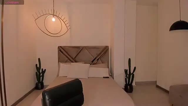 BellaCarteer  online show from April 10, 8:27 pm