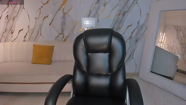 Snapshot of BellaCarteer_ chatting on June 18, 8:03 pm BellaCarteer online show from June 18, 8:03 pm