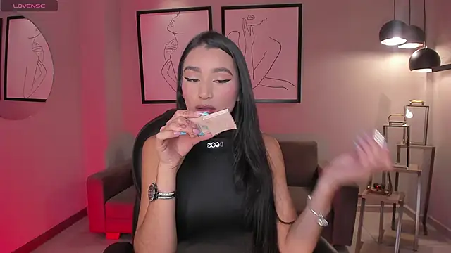 BellaCarteer  online show from March 14, 1:06 pm