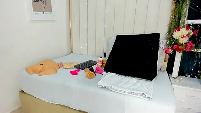 africa holmes online show from November 19, 2:44 am