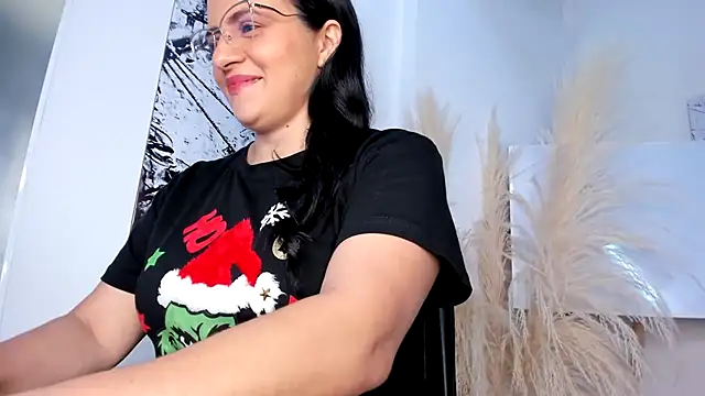 africa holmes online show from December 20, 2:25 am