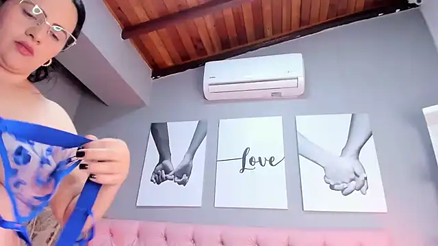 africa holmes online show from April 15, 2:28 am