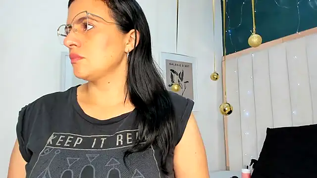 africa holmes online show from December 3, 2:23 am