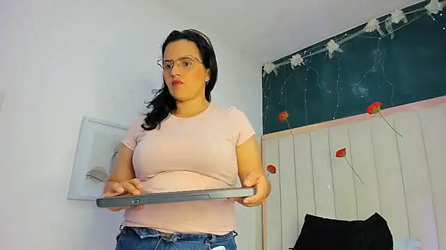 africa holmes online show from February 18, 2:20 am