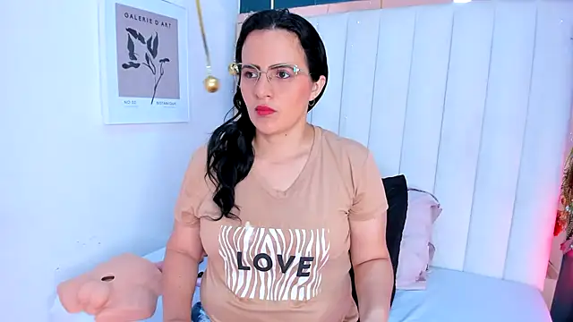 africa holmes online show from February 4, 2:17 am