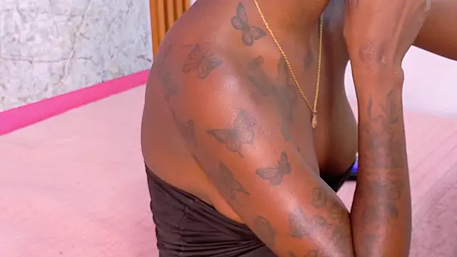 kinkyandsavage online show from December 18, 7:29 pm