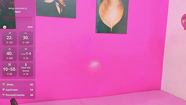 kinkyandsavage online show from December 4, 7:35 pm