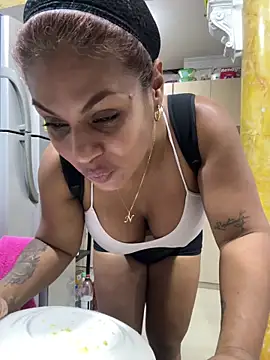 Snapshot of Naticol1 chatting on February 6, 3:02 am Naticol1 online show from February 6, 3:02 am