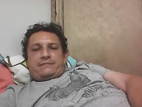 Snapshot of Bombi22 chatting on October 10, 4:13 am Bombi22 online show from October 10, 4:13 am