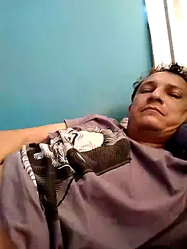 Snapshot of Bombi22 chatting on January 12, 6:38 pm Bombi22 online show from January 12, 6:38 pm