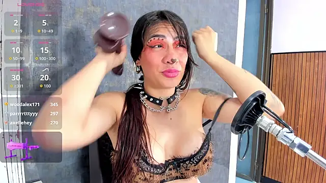 violett collins  online show from October 31, 4:53 am