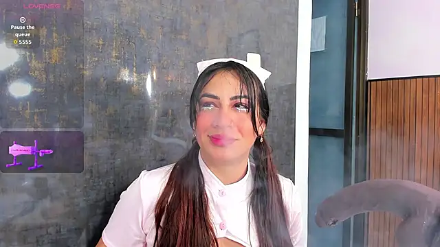 violett collins  online show from November 19, 12:43 am