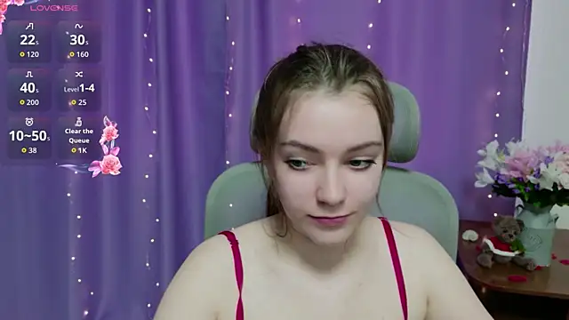 Lana  Cute  online show from April 13, 2:32 pm