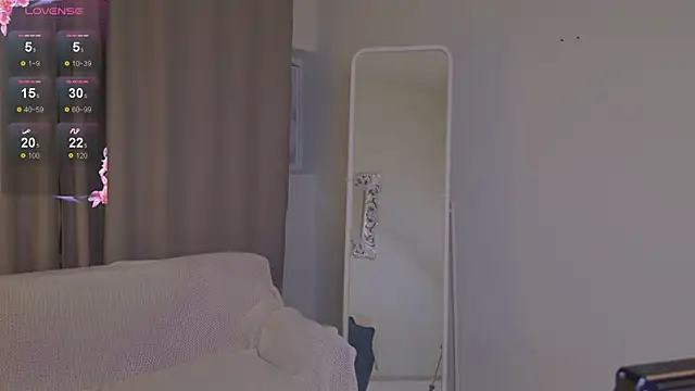 Snapshot of Lana__Cute_ chatting on March 17, 6:00 pm Lana Cute online show from March 17, 6:00 pm