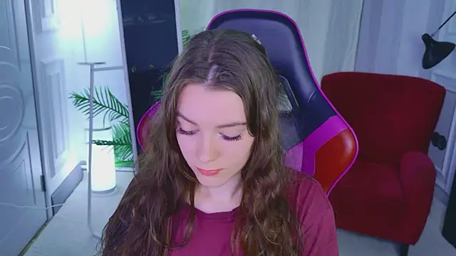 Lana  Cute  online show from July 28, 7:39 pm