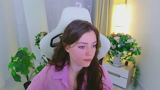 Lana  Cute  online show from June 17, 2:38 pm