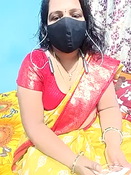 Snapshot of bhavanitelu chatting on September 15, 9:43 am bhavanitelu online show from September 15, 9:43 am