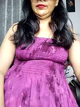 Snapshot of sexy_bhabhi69 chatting on October 14, 5:24 pm sexy bhabhi69 online show from October 14, 5:24 pm